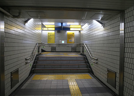 地下鉄・伊勢佐木⻑者町駅 電車でお越しの方